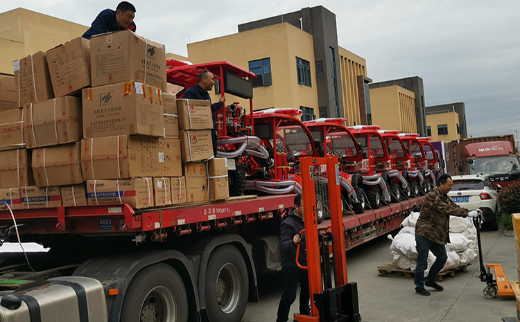 13臺(tái)LX250-1四輪消防摩托車.jpg 13臺(tái)LX250-1四輪消防摩托車.jpg