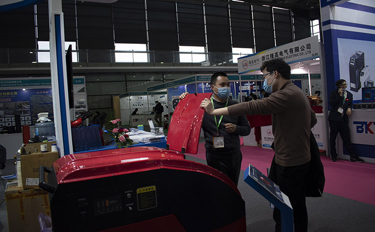 詢問移動式高壓細(xì)水霧.jpg 詢問移動式高壓細(xì)水霧.jpg