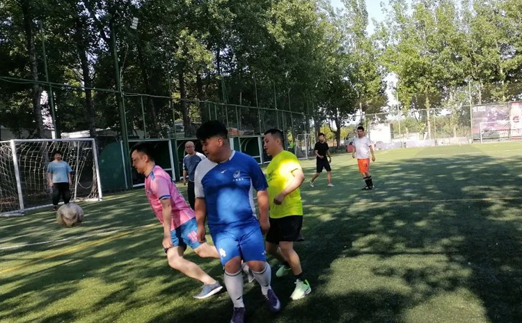 05-斯庫爾團(tuán)隊活動 酣暢淋漓，熱血足球.jpg