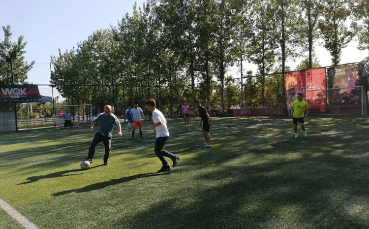 04-斯庫爾團(tuán)隊活動 酣暢淋漓，熱血足球.jpg