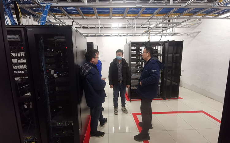 金雞灘煤礦數據機房全氟己酮滅火裝置安裝完成！