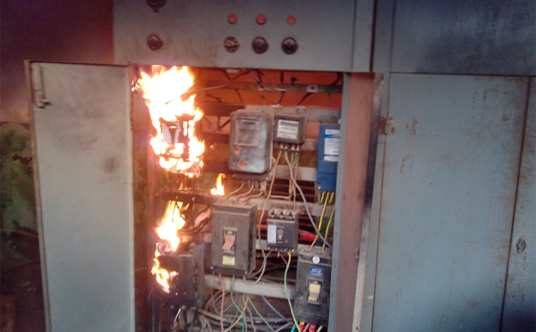 配電箱火災(zāi).png 配電箱火災(zāi).png