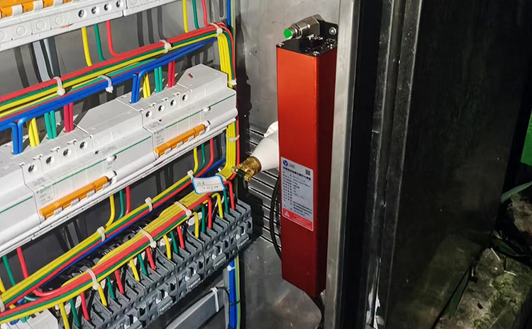 配電箱自動滅火系統(tǒng).jpg 配電箱自動滅火系統(tǒng).jpg
